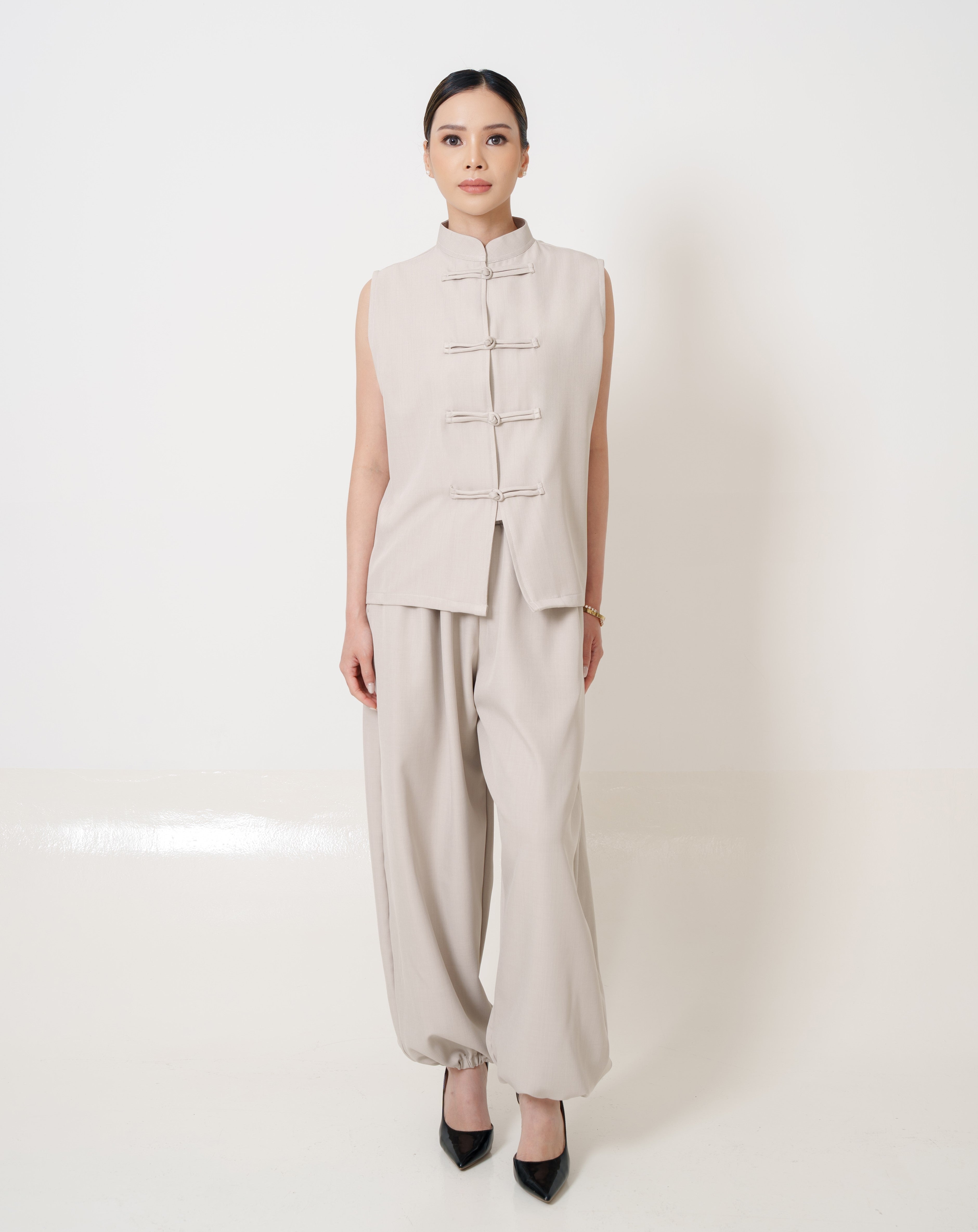 Riley Top & Daniel Pants In Beige