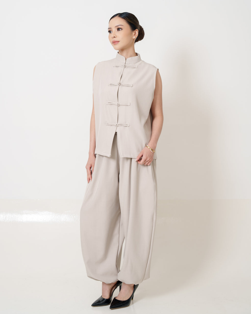 Riley Top & Daniel Pants In Beige