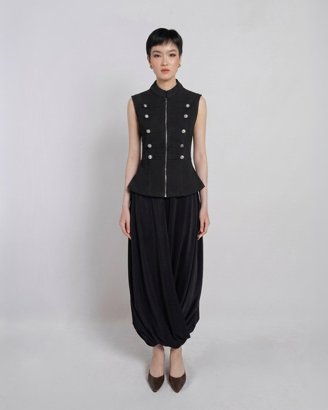 Siena Vest & Verona Skirt In Black